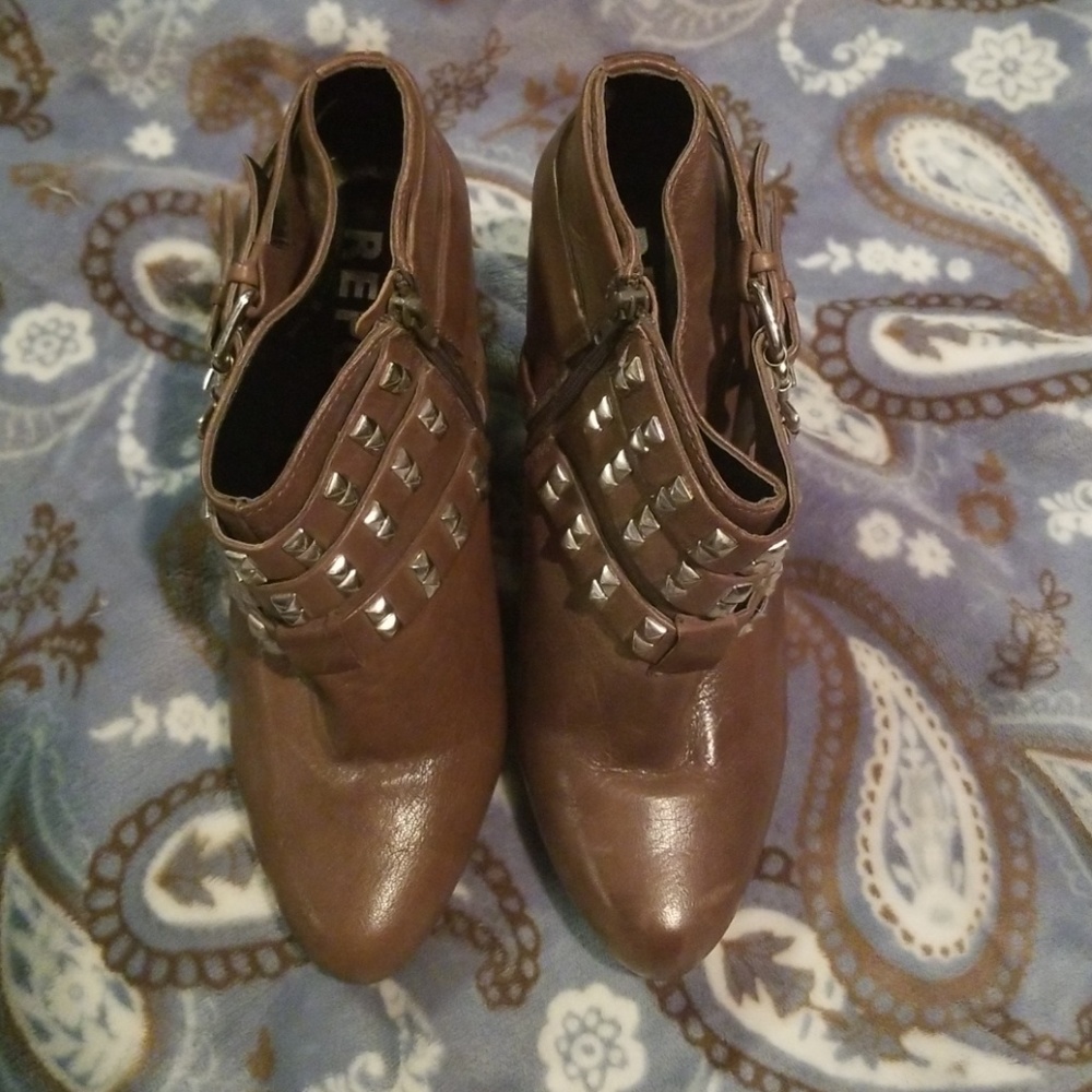 Report Electra Heel Bootie